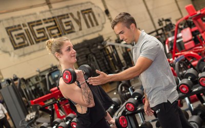 Pourquoi prendre un coach sportif à domicile, en salle ou à l’extérieur ?